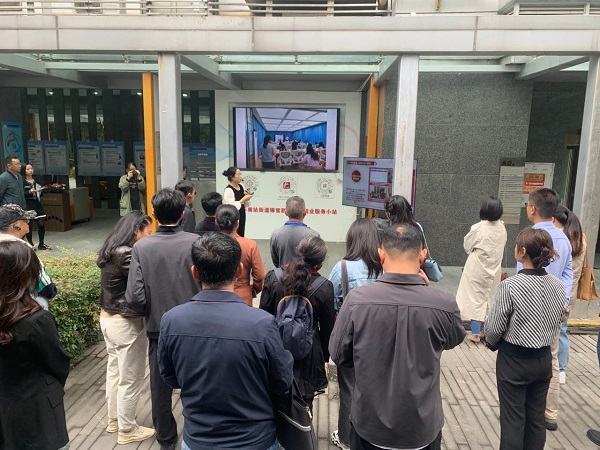 再獲點贊! 成都市委辦公廳、市政府辦公廳和市人社局相關領導一行參訪由瑞方人力打造的全市首個就業小站 第2張